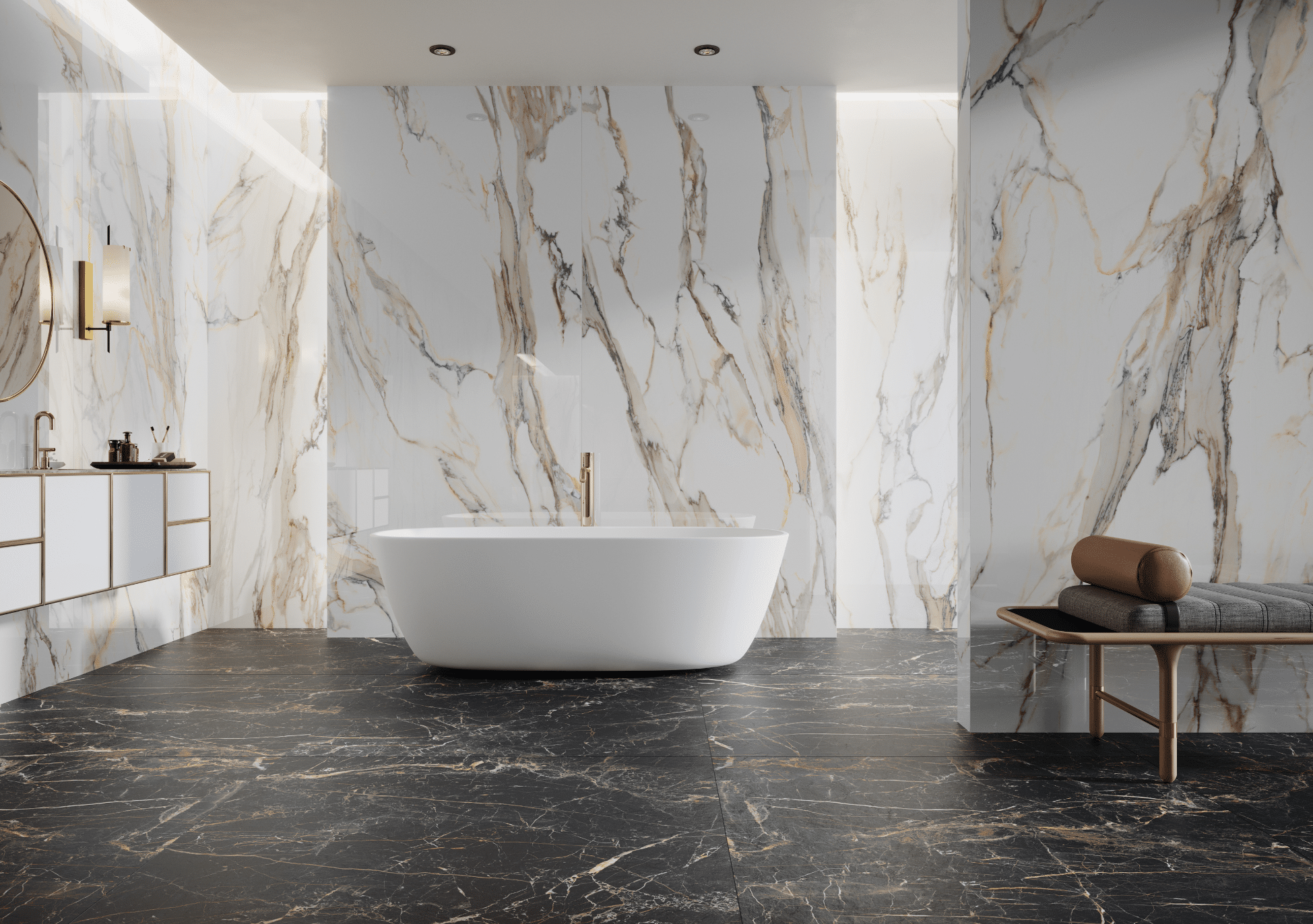 C. Bergmann zeigt ein edles Badezimmer mit marmorierten Fliesen an der Wand und Fliesenboden mit einer freistehenden Badewanne und goldenen Armaturen von Cerrad.