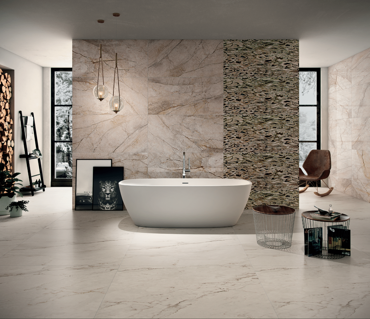 Fliesendorf zeigt ein sehr modernes Badezimmer mit freistehender Badewanne, einer Trennwand inkl. Fußboden in Marmor-Optik, von der Wand hängende Lampen und eleganter Deko.