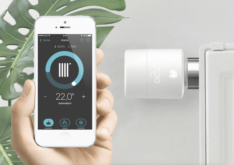 Mit Gira das Thermostat mit dem Smartphone steuern.