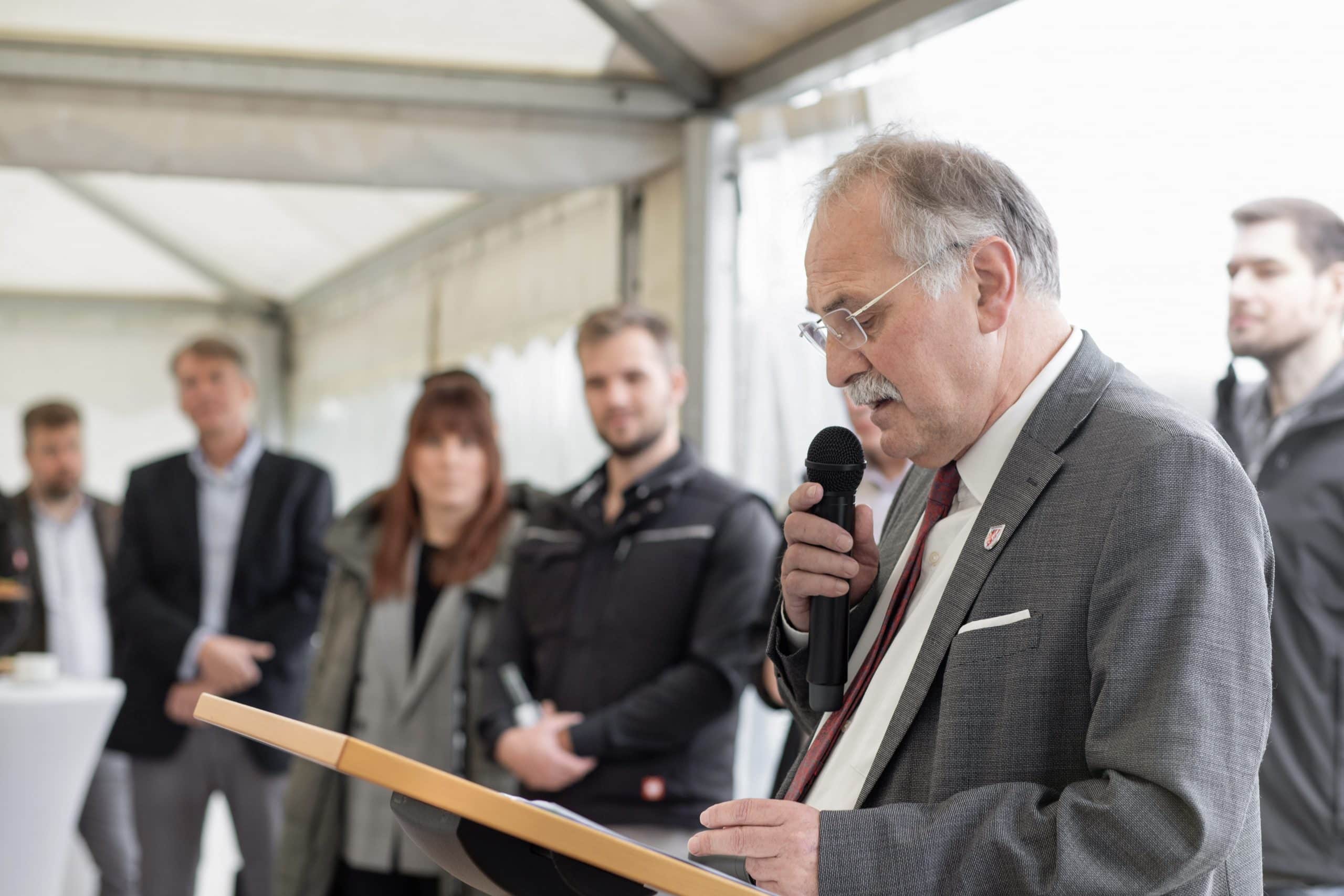 Freut sich über den Startschuss für den Bau des Gira Solarparks: Johannes Mans, Bürgermeister von Radevormwald.