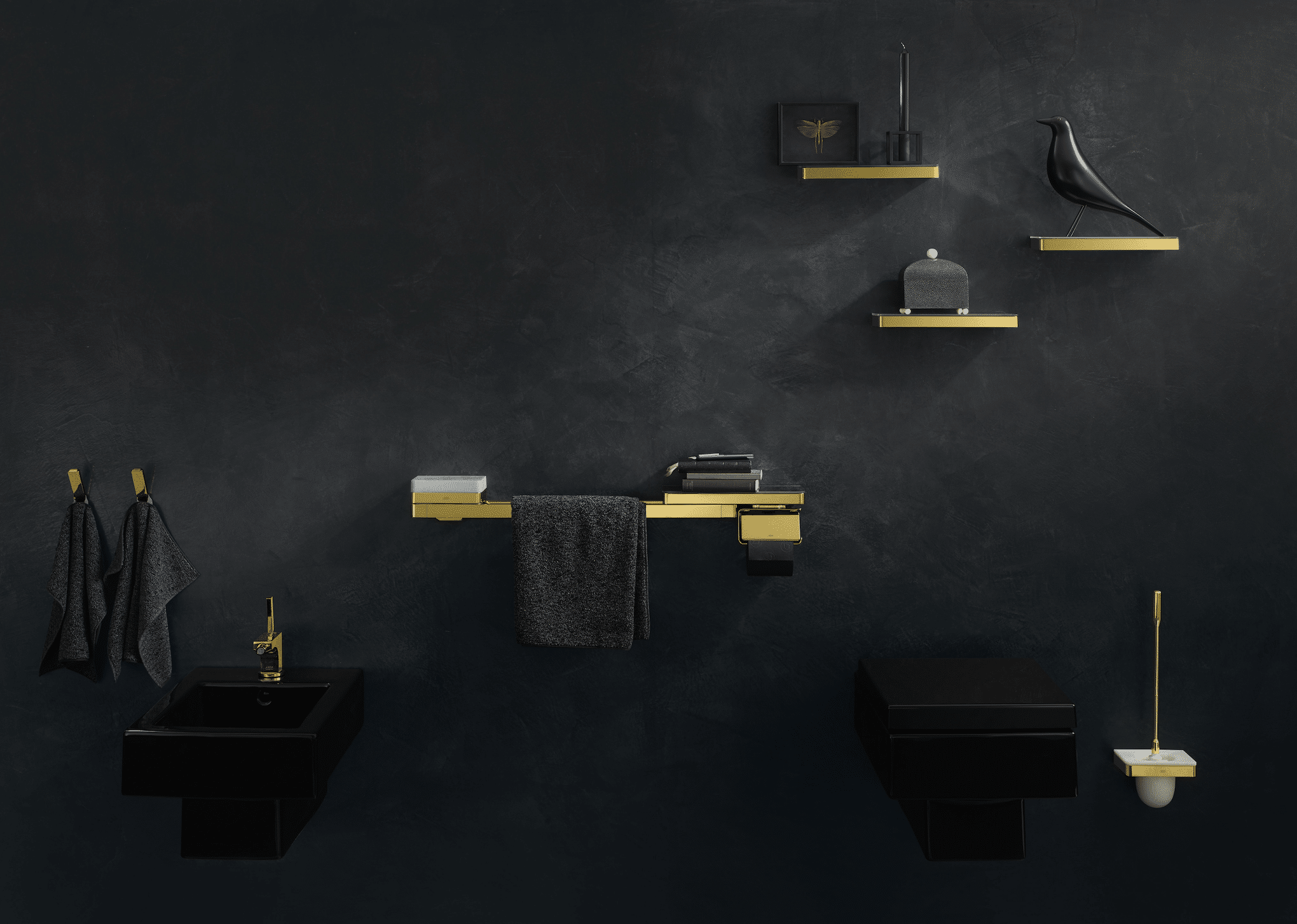 Hansgrohe zeigt eine Toilette in schwarz mit mehreren Boards an der Wand und goldener Dekoration.