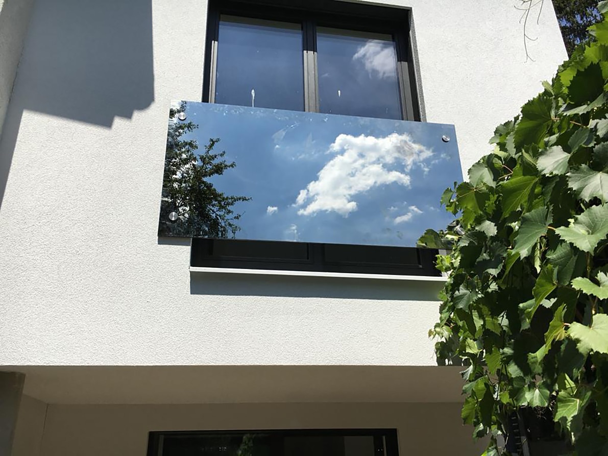 Ein französischer Balkon mit Absturzsicherung präsentiert von Glas Holzinger.