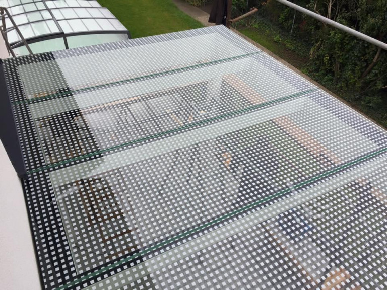 Terrassenüberdachung mit Sicherheitsglas von Glas Holzinger.